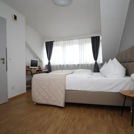 Hotel Tm Hotel Duesseldorf Dusseldorf